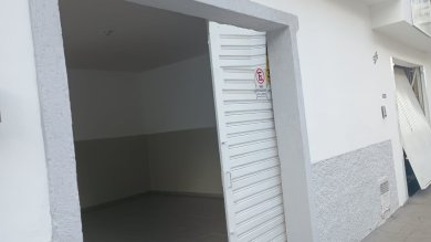 ponto comercial no centro , 60 m2, um banheiro, porta de correr , excelente localização. 